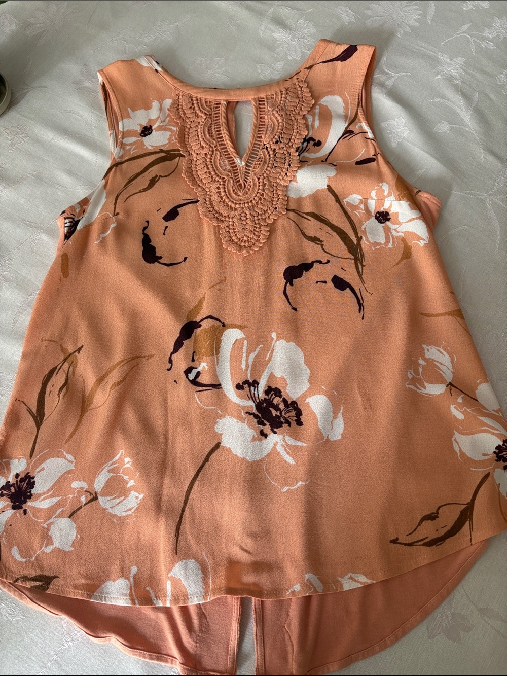 Women's Floral Crochet Yoke Sleeveless Top - Peach